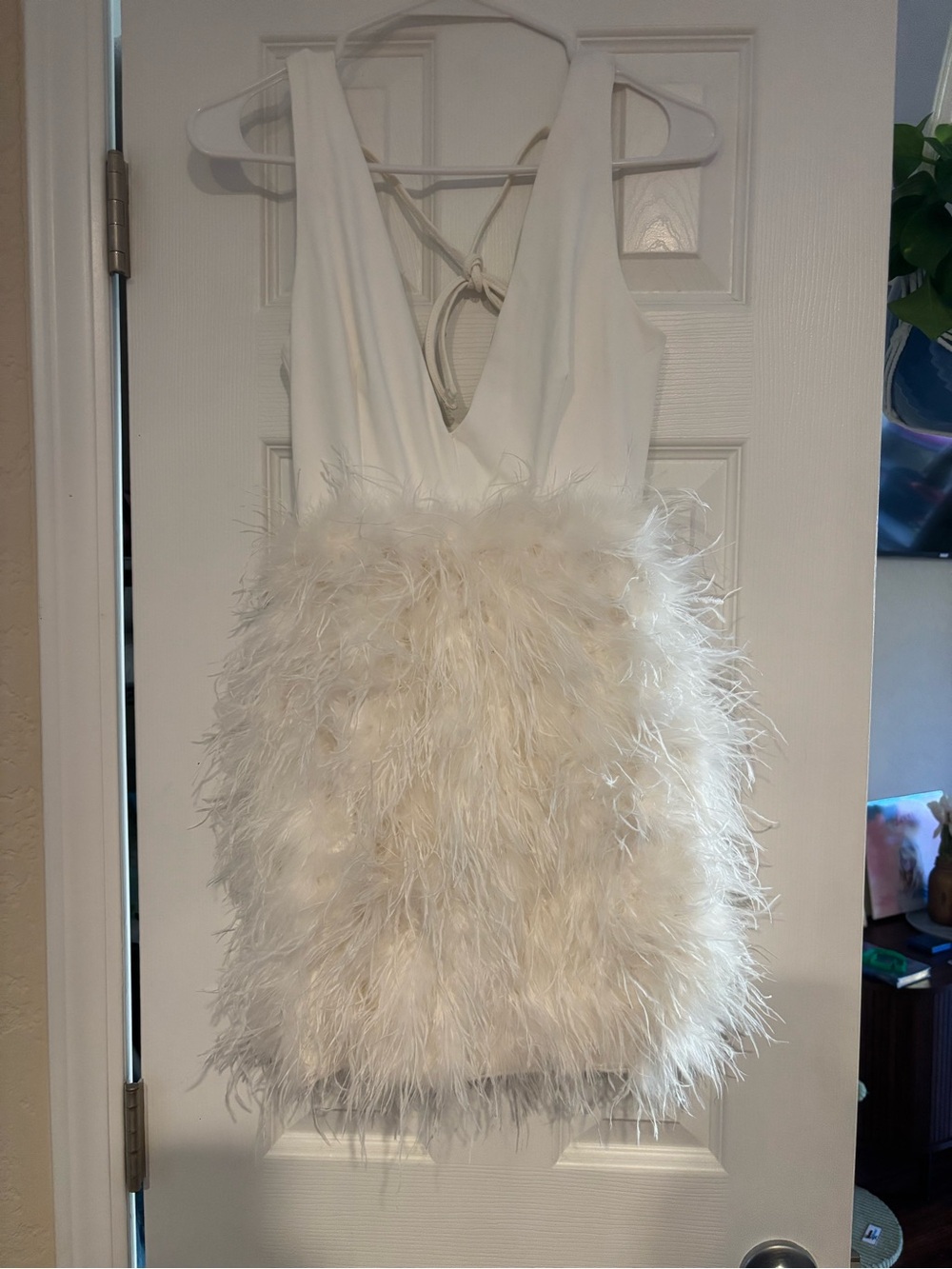 Club L London Flirt White Feather Mini Dress NWT US 2